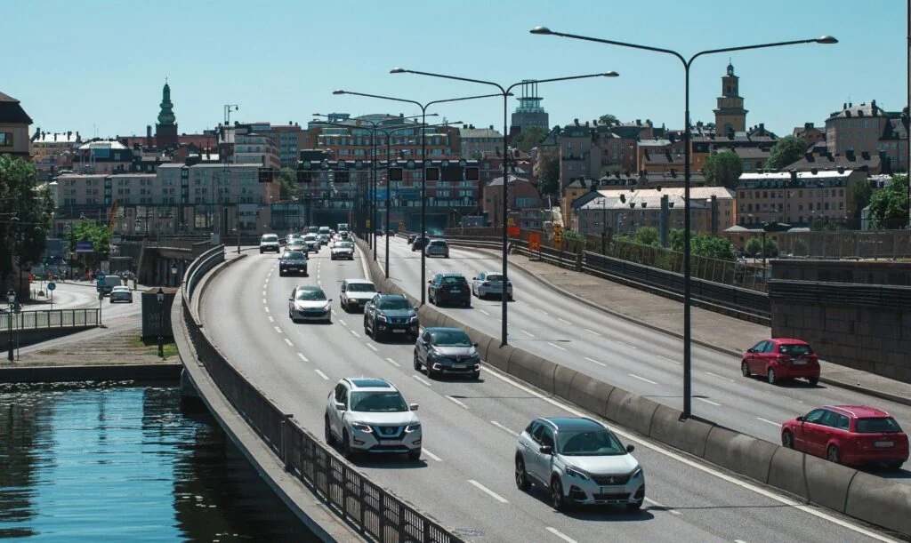 bilar i trafik
