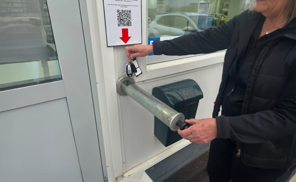 Nyckelinkast med hand i Västerås